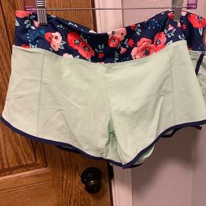 Jadelynn Brooke mint floral shorts!